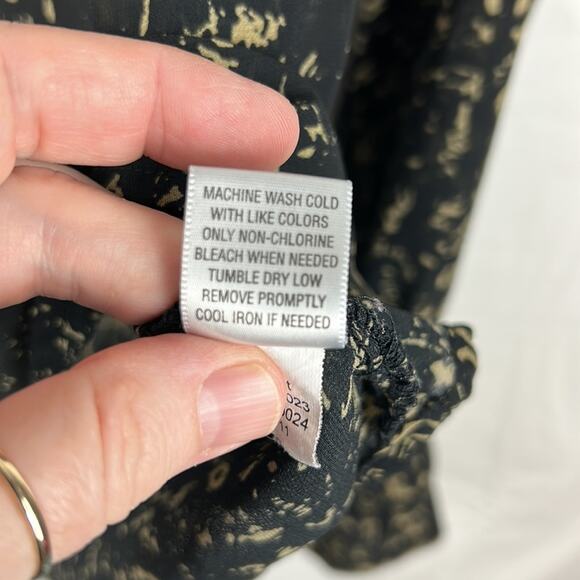 Converse Semi Sheer Blouse Size Large Long Sleeve Pleated Career Shirt - Picture 8 of 8